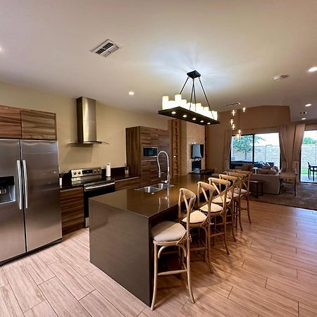 Luxury Home In Orlando With Private Hot Tub - 7 Min From Disney Parks - 3 Bedrooms And 4 Bathrooms! Eksteriør bilde