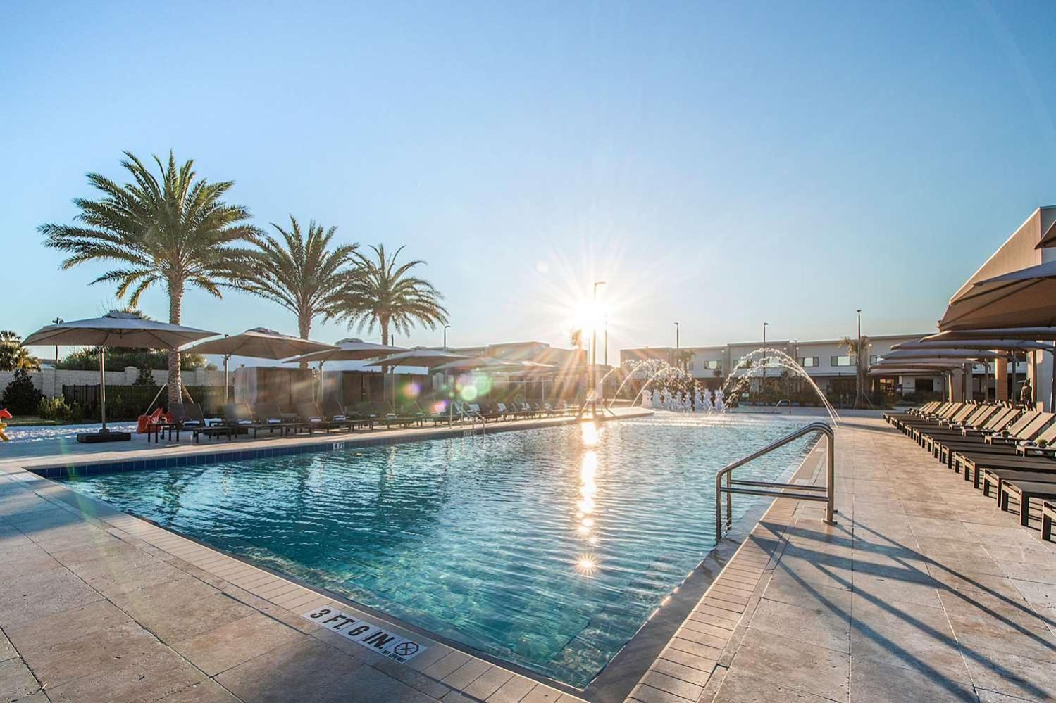 Luxury Home In Orlando With Private Hot Tub - 7 Min From Disney Parks - 3 Bedrooms And 4 Bathrooms! Eksteriør bilde