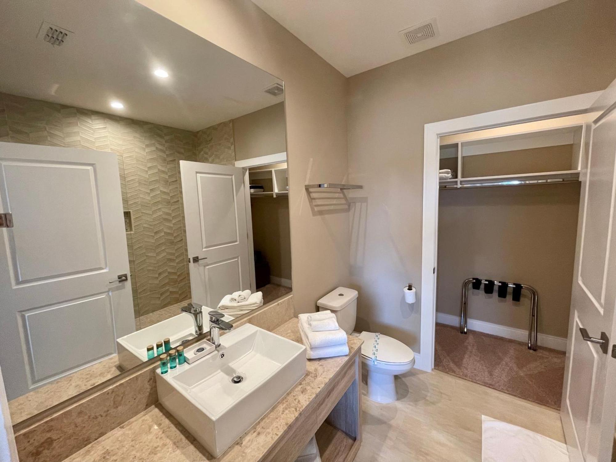 Luxury Home In Orlando With Private Hot Tub - 7 Min From Disney Parks - 3 Bedrooms And 4 Bathrooms! Eksteriør bilde