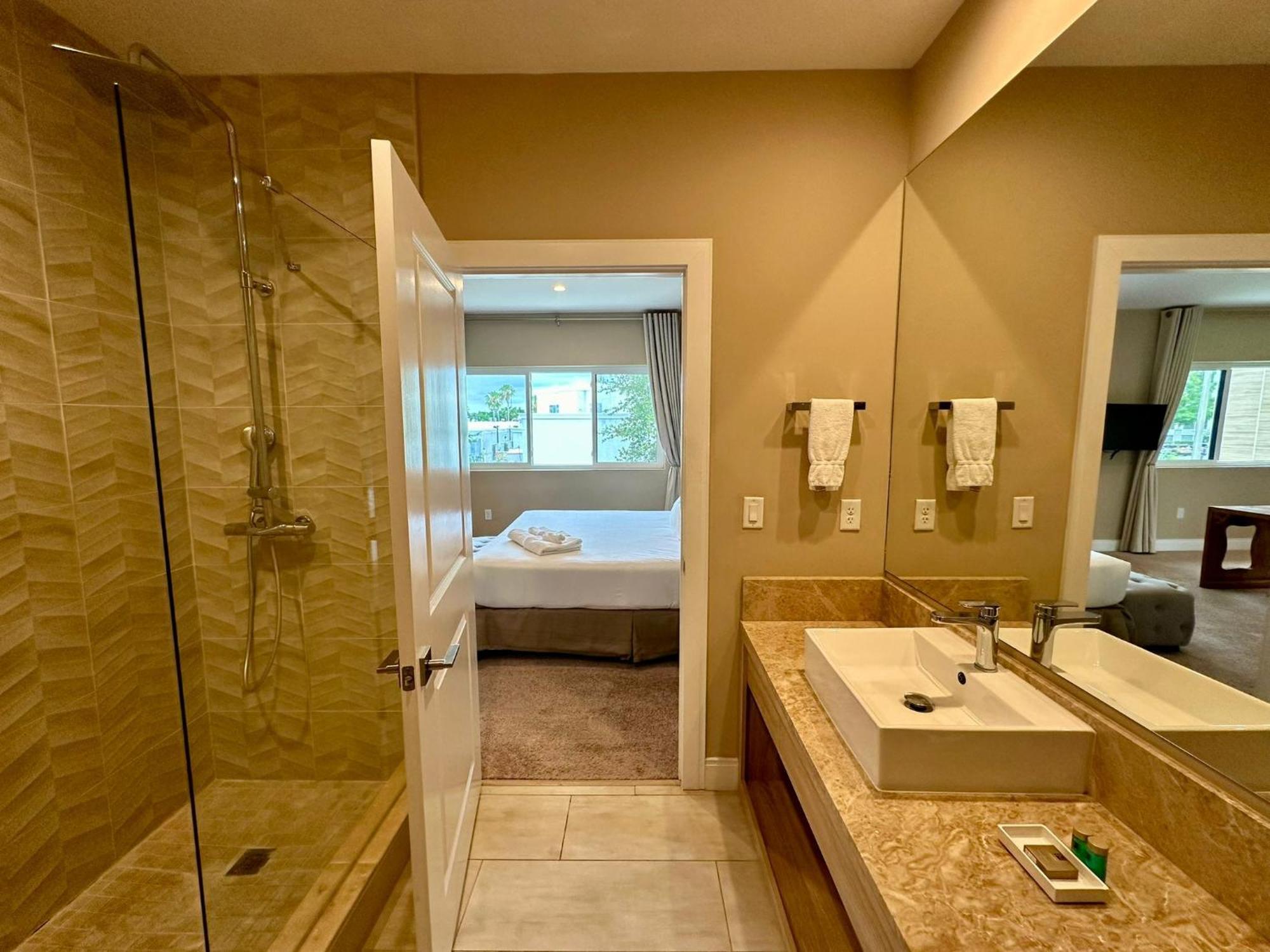 Luxury Home In Orlando With Private Hot Tub - 7 Min From Disney Parks - 3 Bedrooms And 4 Bathrooms! Eksteriør bilde