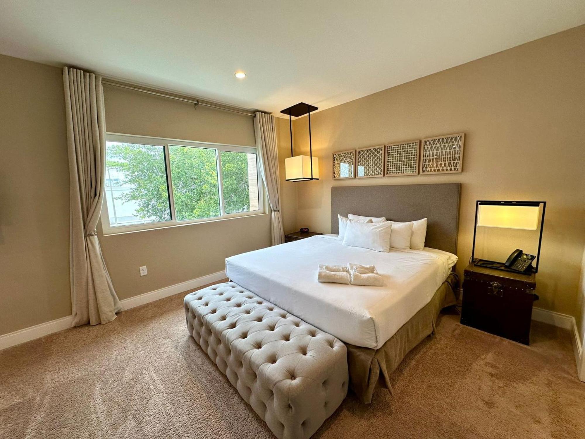 Luxury Home In Orlando With Private Hot Tub - 7 Min From Disney Parks - 3 Bedrooms And 4 Bathrooms! Eksteriør bilde